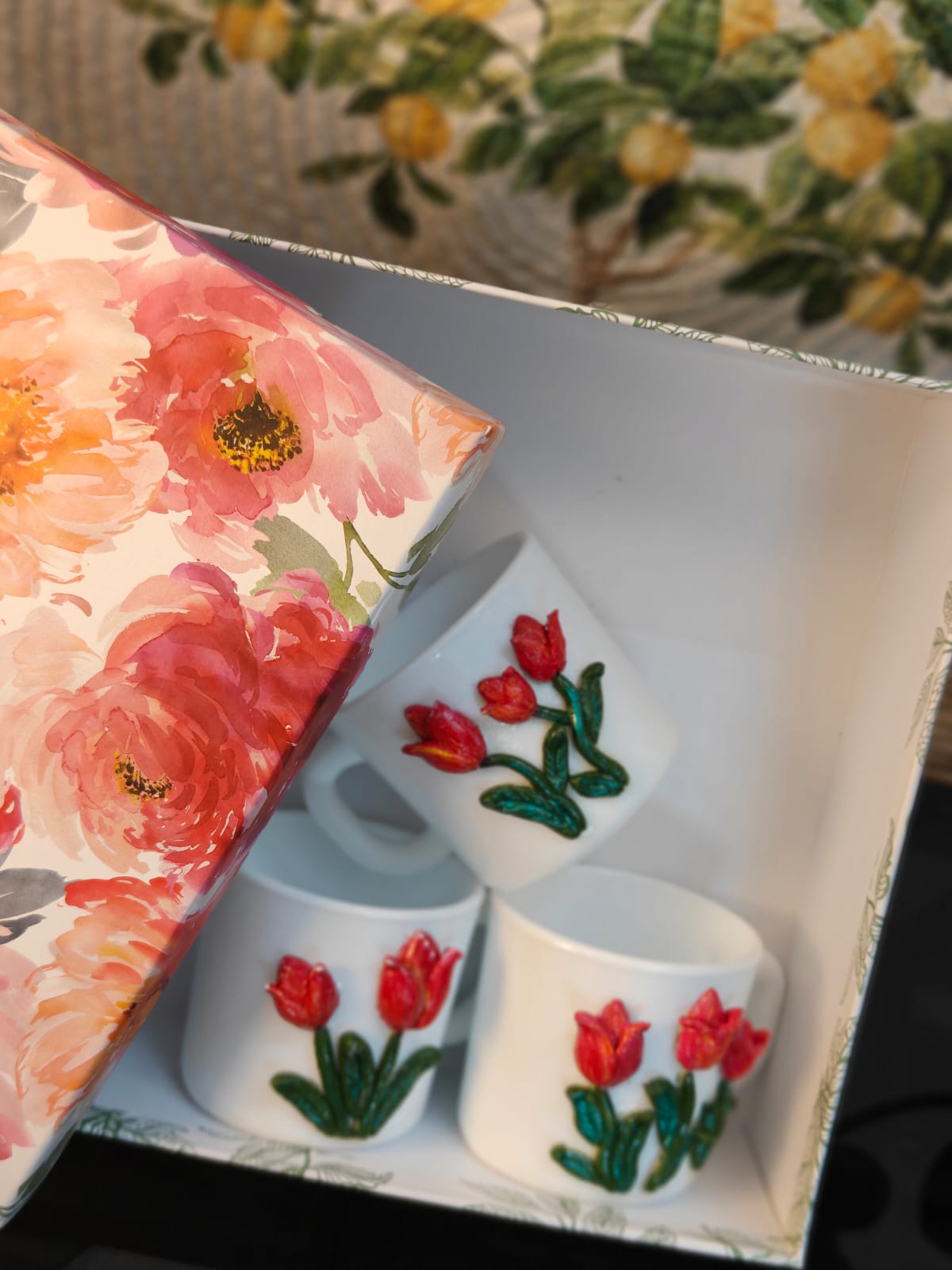 Handcrafted Tulip Bloom Mug Set