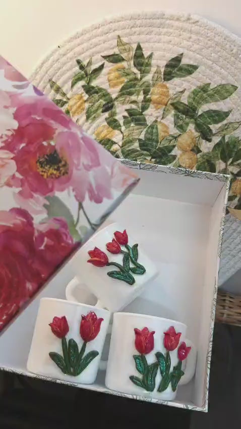 Handcrafted Tulip Bloom Mug Set